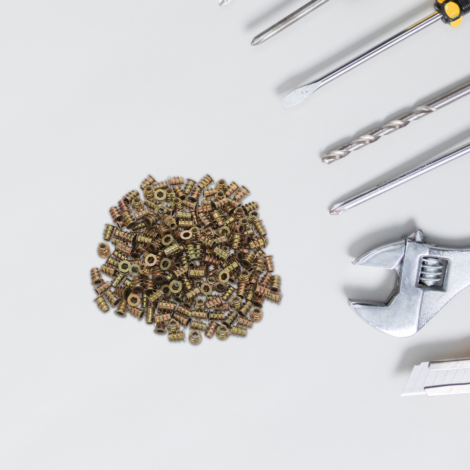 Furniture Hardware Threaded Inserts - 200 Stück Möbelbeschläge Gewindeeinsatzmuttern aus Zinklegierung