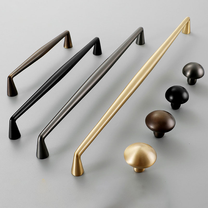 Multi-Size-Knöpfe und Griffe a – Furniture Hardware Restoration Bewertung und Preis