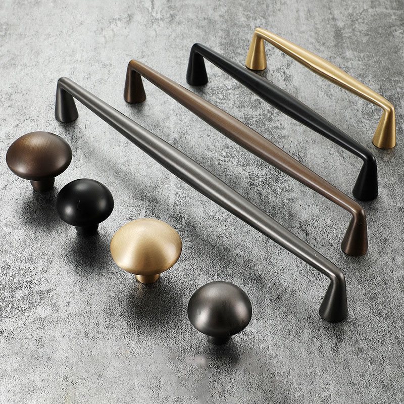 Multi-Size-Knöpfe und Griffe a – Furniture Hardware Restoration Bewertung und Preis